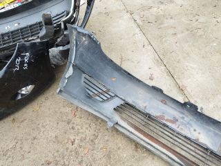 bontott FORD FIESTA V Első Lökhárító (Részeivel)