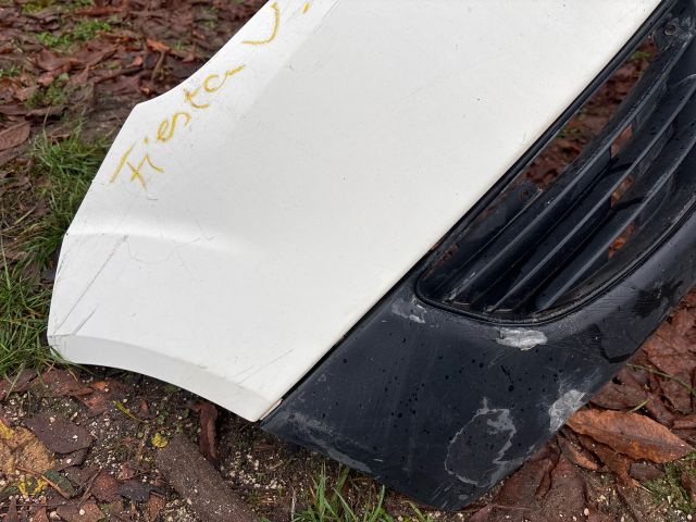 bontott FORD FIESTA V Első Lökhárító (Üresen)