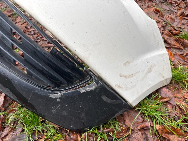 bontott FORD FIESTA V Első Lökhárító (Üresen)