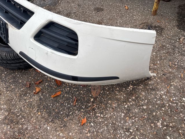 bontott FORD FIESTA V Első Lökhárító (Üresen)