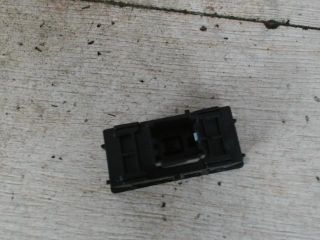 bontott FORD FIESTA V Első Tároló Rekesz