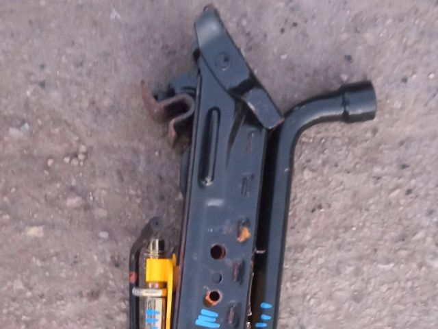 bontott FORD FIESTA V Emelő