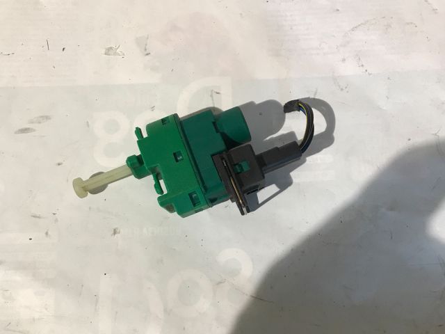 bontott FORD FIESTA V Fék Pedál Kapcsoló