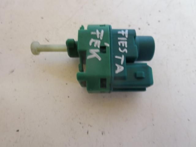 bontott FORD FIESTA V Fék Pedál Kapcsoló