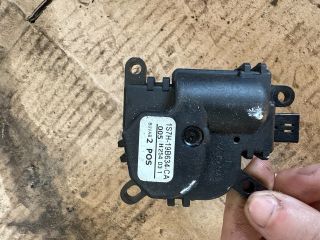 bontott FORD FIESTA V Fűtés Állító Motor