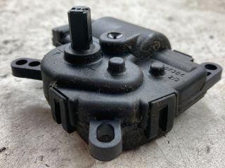 bontott FORD FIESTA V Fűtés Állító Motor