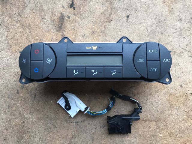 bontott FORD FIESTA V Fűtéskapcsoló (digit klímás)