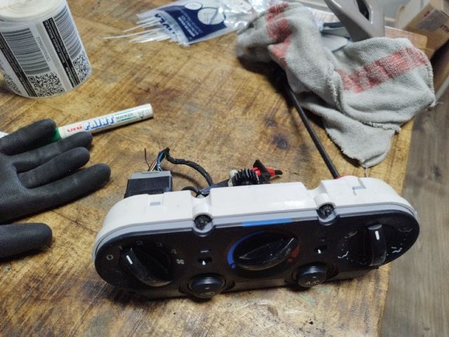 bontott FORD FIESTA V Fűtéskapcsoló (manuális klímás)