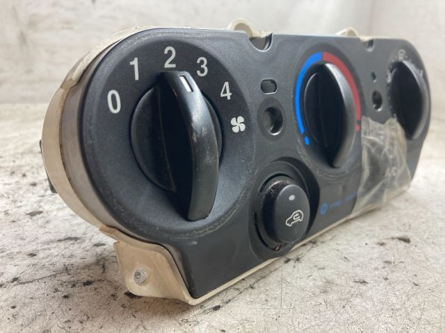 bontott FORD FIESTA V Fűtéskapcsoló (manuális klímás)