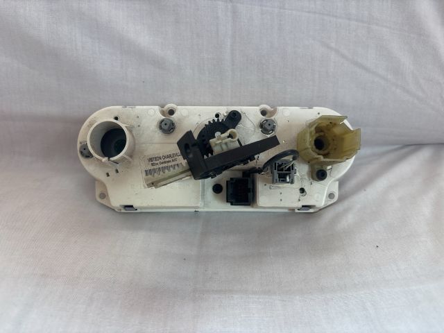 bontott FORD FIESTA V Fűtéskapcsoló (manuális klímás)