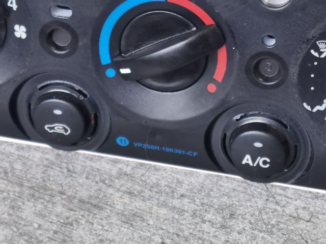 bontott FORD FIESTA V Fűtéskapcsoló (manuális klímás)