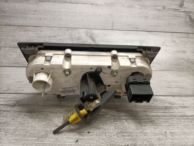 bontott FORD FIESTA V Fűtéskapcsoló (manuális klímás)