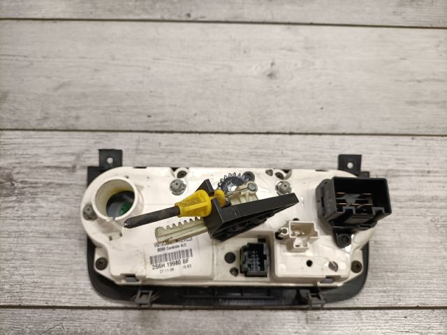 bontott FORD FIESTA V Fűtéskapcsoló (manuális klímás)