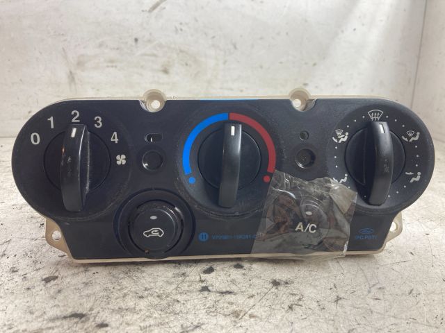 bontott FORD FIESTA V Fűtéskapcsoló (manuális klímás)