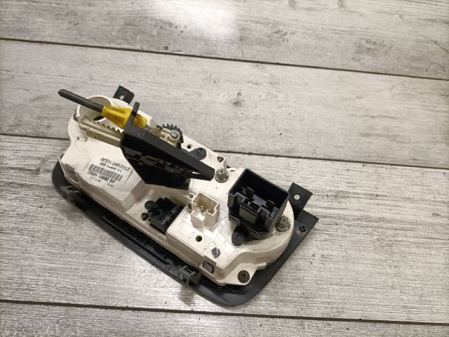 bontott FORD FIESTA V Fűtéskapcsoló (manuális klímás)