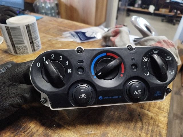 bontott FORD FIESTA V Fűtéskapcsoló (manuális klímás)