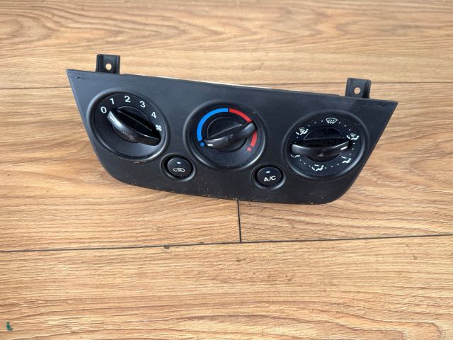 bontott FORD FIESTA V Fűtéskapcsoló (manuális klímás)