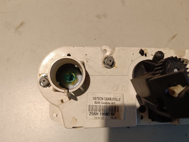 bontott FORD FIESTA V Fűtéskapcsoló (manuális klímás)