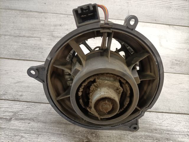 bontott FORD FIESTA V Fűtőmotor (Nem klímás)