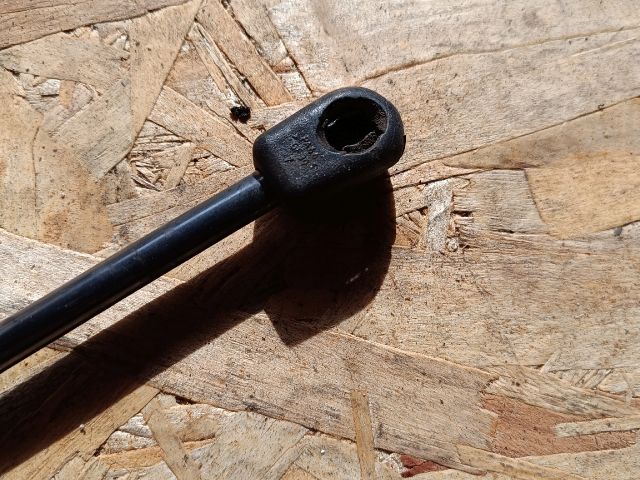 bontott FORD FIESTA V Gázrugós Kitámasztó Teleszkóp Csomagtérajtó (Pozíciófüggetlen)