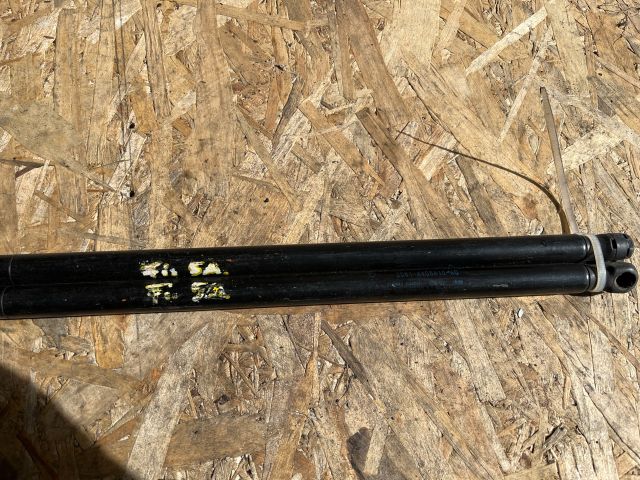 bontott FORD FIESTA V Gázrugós Kitámasztó Teleszkóp Pár Csomagtérajtó