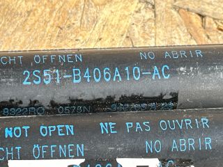 bontott FORD FIESTA V Gázrugós Kitámasztó Teleszkóp Pár Csomagtérajtó