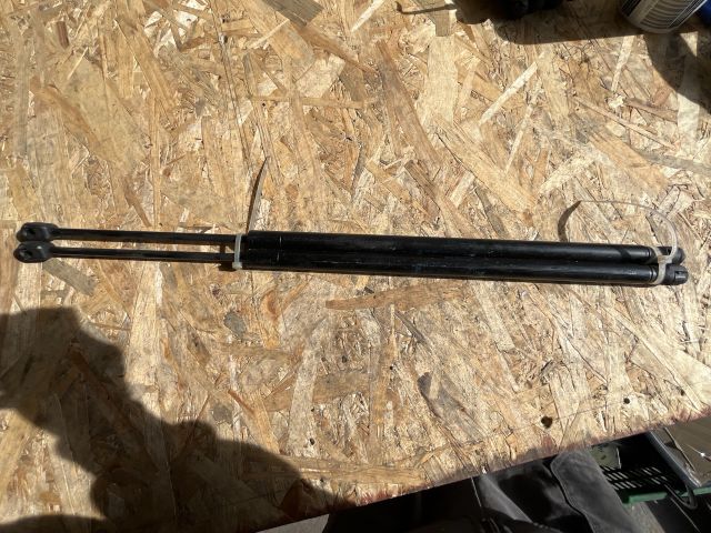 bontott FORD FIESTA V Gázrugós Kitámasztó Teleszkóp Pár Csomagtérajtó