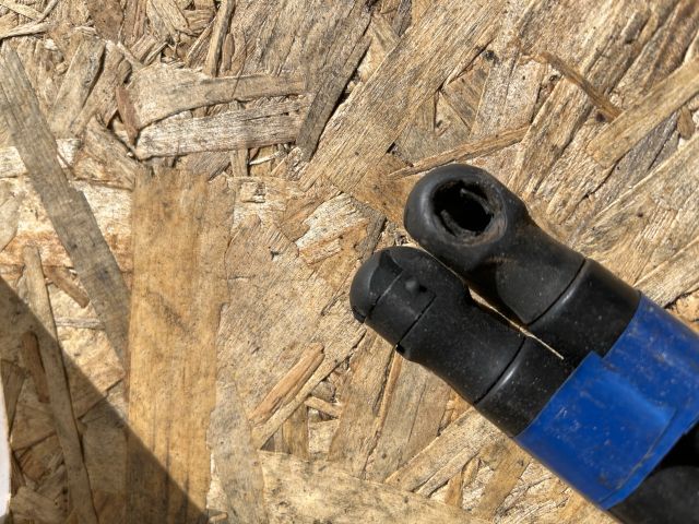 bontott FORD FIESTA V Gázrugós Kitámasztó Teleszkóp Pár Csomagtérajtó