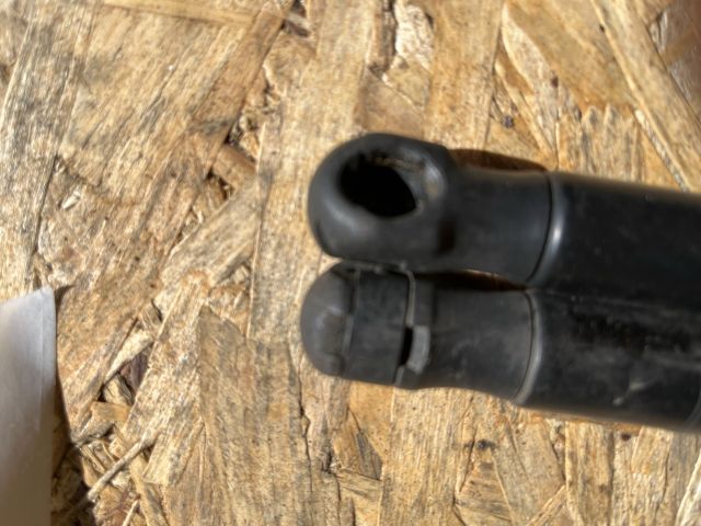 bontott FORD FIESTA V Gázrugós Kitámasztó Teleszkóp Pár Csomagtérajtó