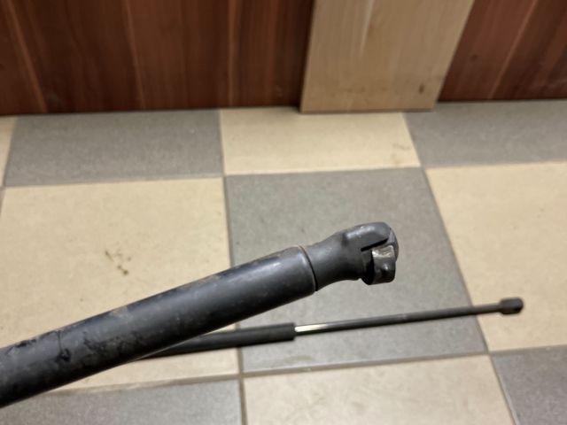 bontott FORD FIESTA V Gázrugós Kitámasztó Teleszkóp Pár Csomagtérajtó