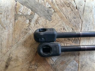 bontott FORD FIESTA V Gázrugós Kitámasztó Teleszkóp Pár Csomagtérajtó