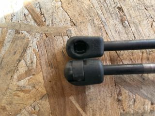 bontott FORD FIESTA V Gázrugós Kitámasztó Teleszkóp Pár Csomagtérajtó