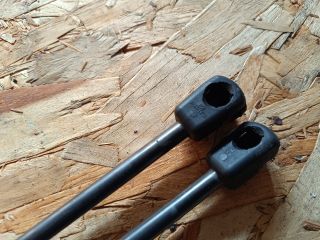 bontott FORD FIESTA V Gázrugós Kitámasztó Teleszkóp Pár Csomagtérajtó