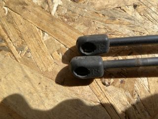 bontott FORD FIESTA V Gázrugós Kitámasztó Teleszkóp Pár Csomagtérajtó