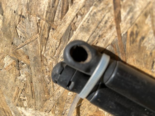 bontott FORD FIESTA V Gázrugós Kitámasztó Teleszkóp Pár Csomagtérajtó