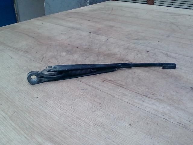 bontott FORD FIESTA V Hátsó Ablaktörlő Kar