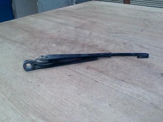 bontott FORD FIESTA V Hátsó Ablaktörlő Kar