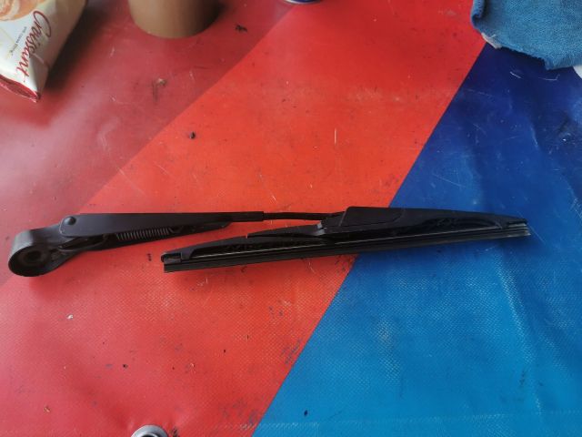 bontott FORD FIESTA V Hátsó Ablaktörlő Kar