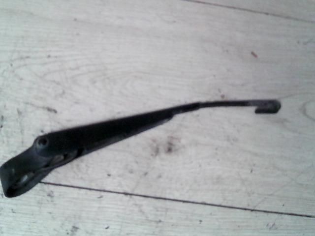 bontott FORD FIESTA V Hátsó Ablaktörlő Kar