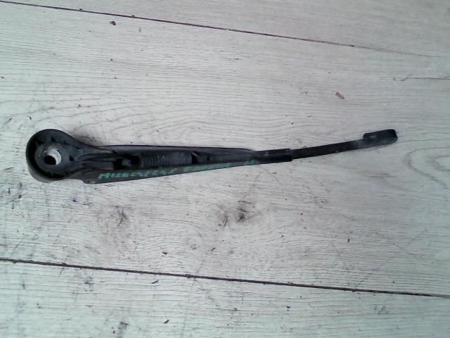 bontott FORD FIESTA V Hátsó Ablaktörlő Kar