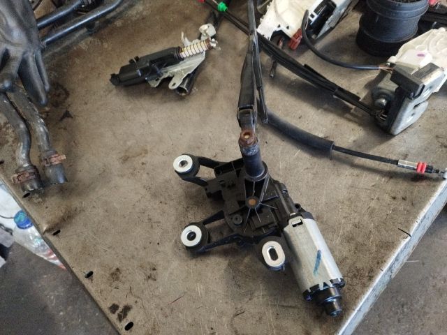 bontott FORD FIESTA V Hátsó Ablaktörlő Motor