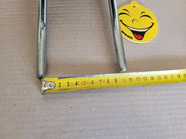 bontott FORD FIESTA V Hátsó Fejtámla