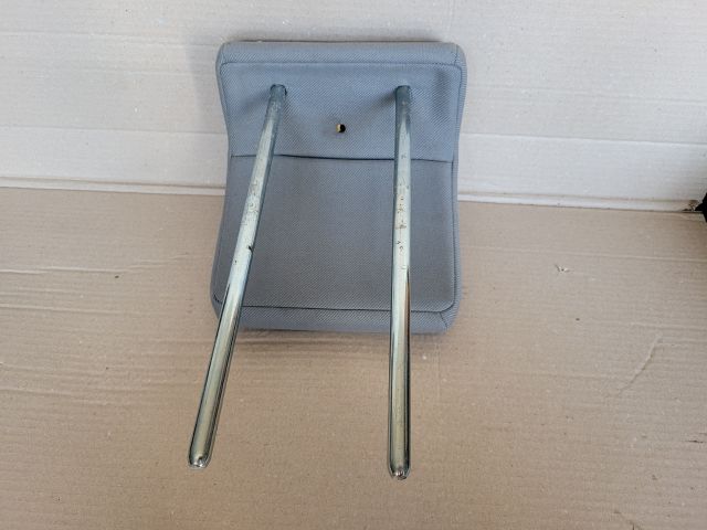 bontott FORD FIESTA V Hátsó Fejtámla