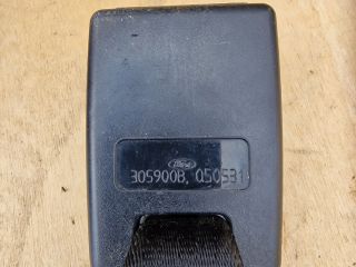 bontott FORD FIESTA V Hátsó középső Biztonsági Öv Csat