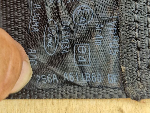 bontott FORD FIESTA V Hátsó középső Biztonsági Öv Csat