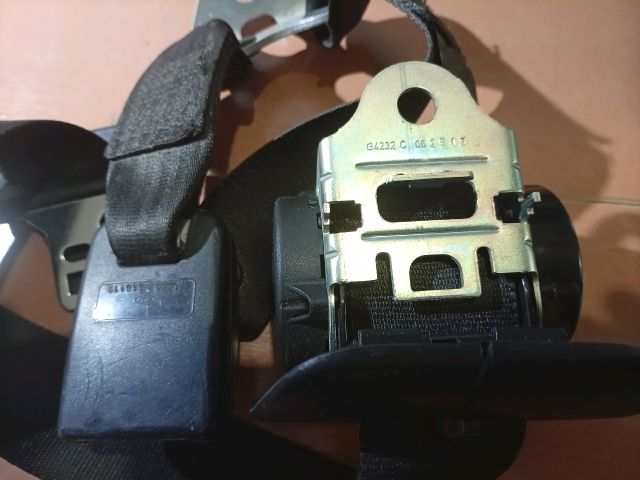 bontott FORD FIESTA V Hátsó középső Biztonsági Öv