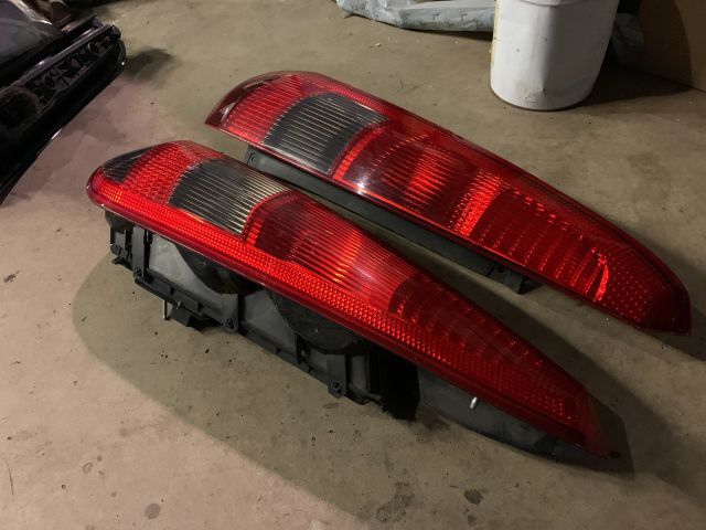 bontott FORD FIESTA V Hátsó Lámpa Szett