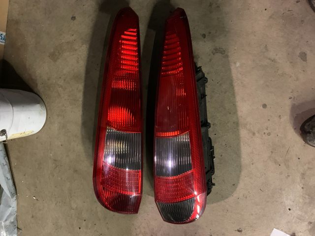 bontott FORD FIESTA V Hátsó Lámpa Szett