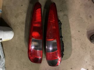 bontott FORD FIESTA V Hátsó Lámpa Szett