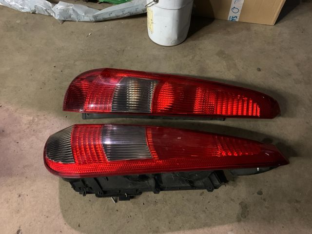 bontott FORD FIESTA V Hátsó Lámpa Szett